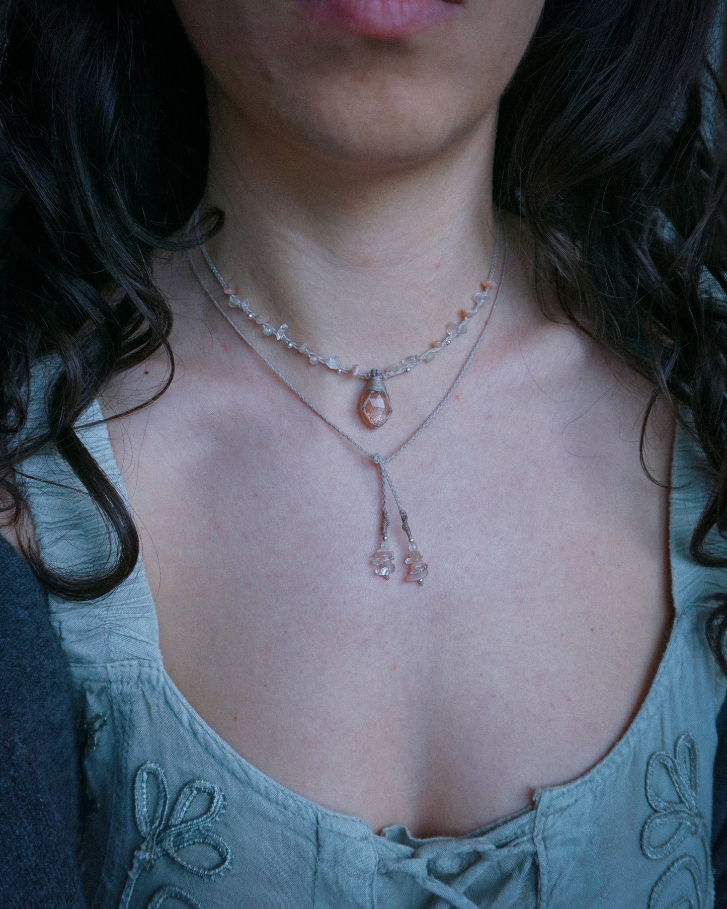 Collana Giglio con Adularia Pesca