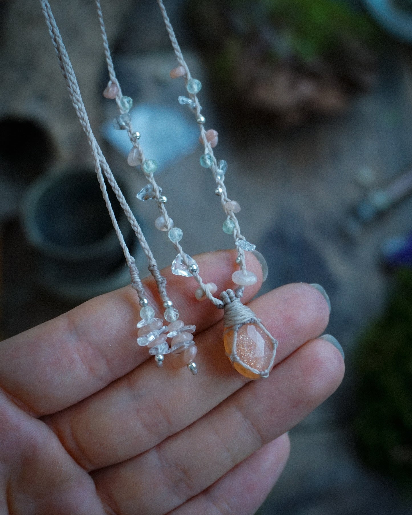 Collana Giglio con Adularia Pesca