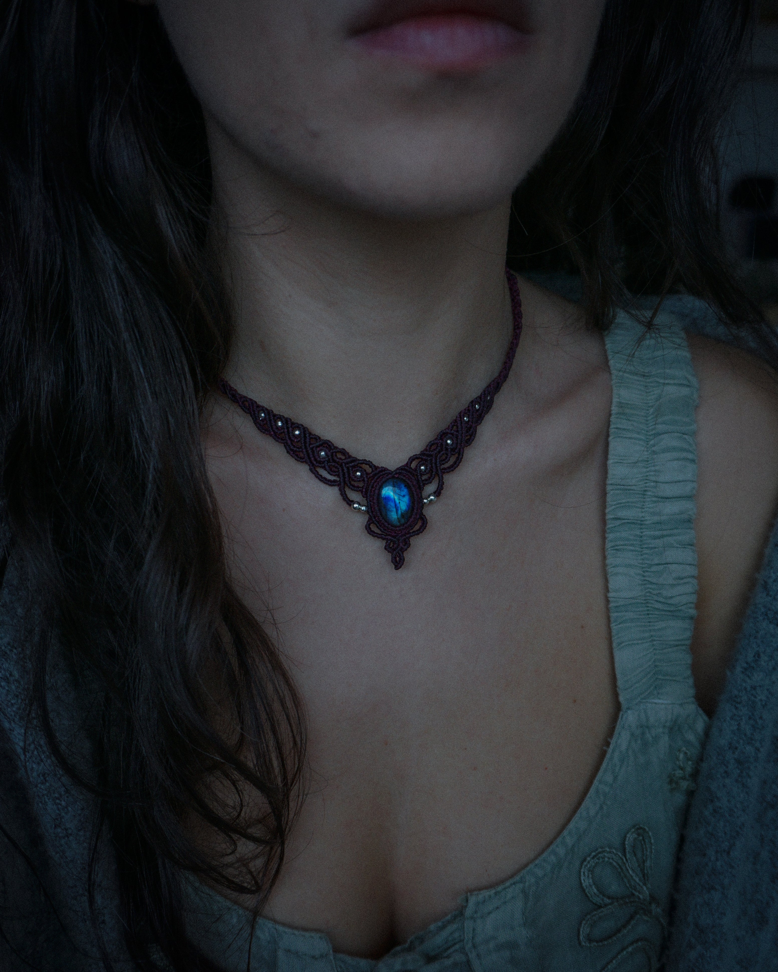 collana artigianale macramè con labradorite