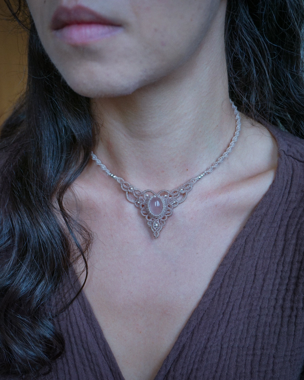 Collana Deuzia con Quarzo Rosa