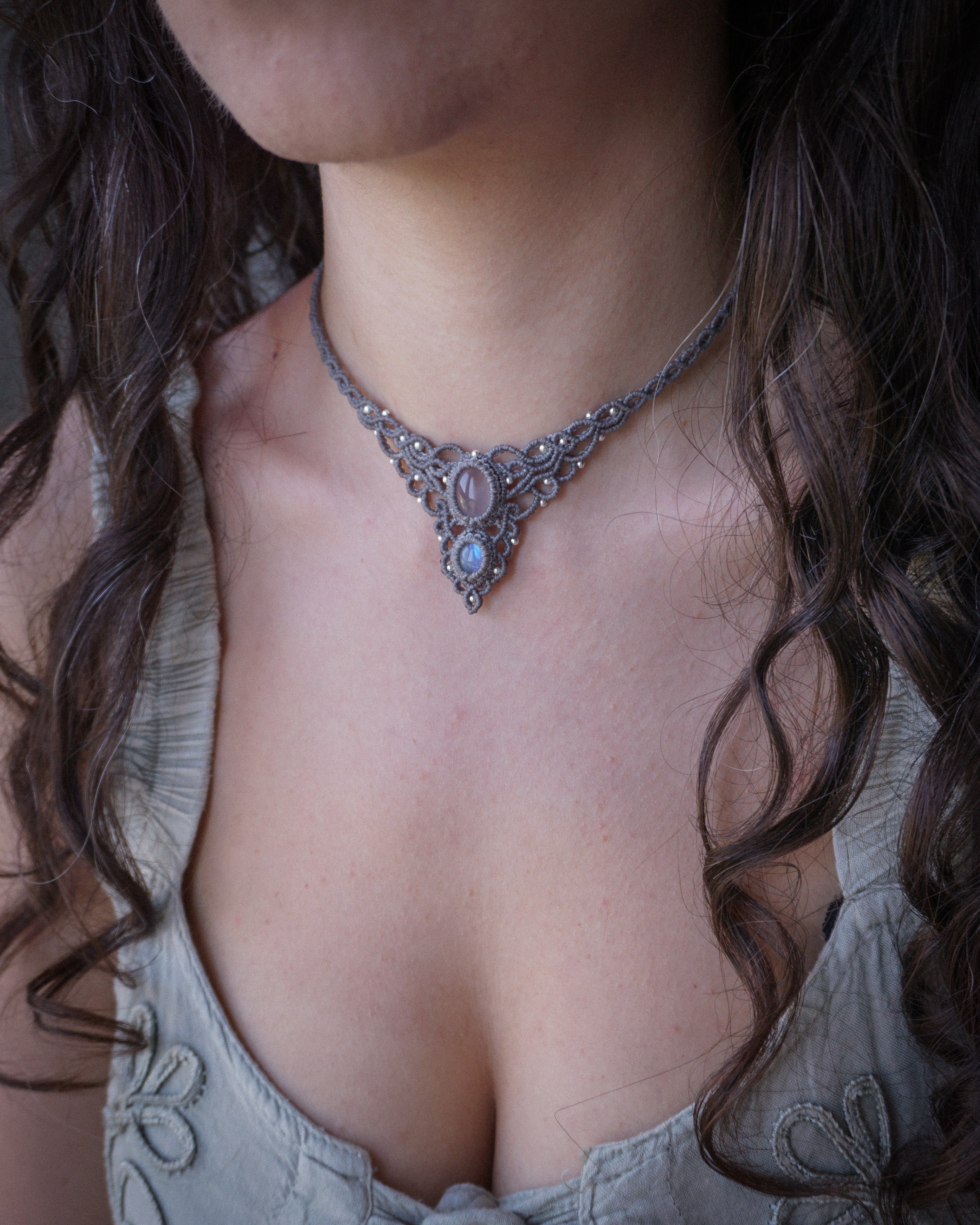 Collana Fresia con Quarzo Rosa e Labradorite Bianca