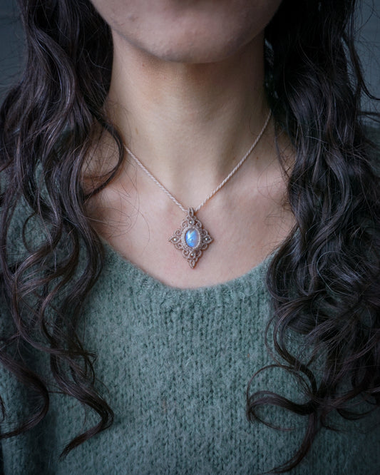 Collana Artemisia con Labradorite Bianca