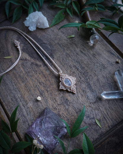 Collana Artemisia con Labradorite Bianca