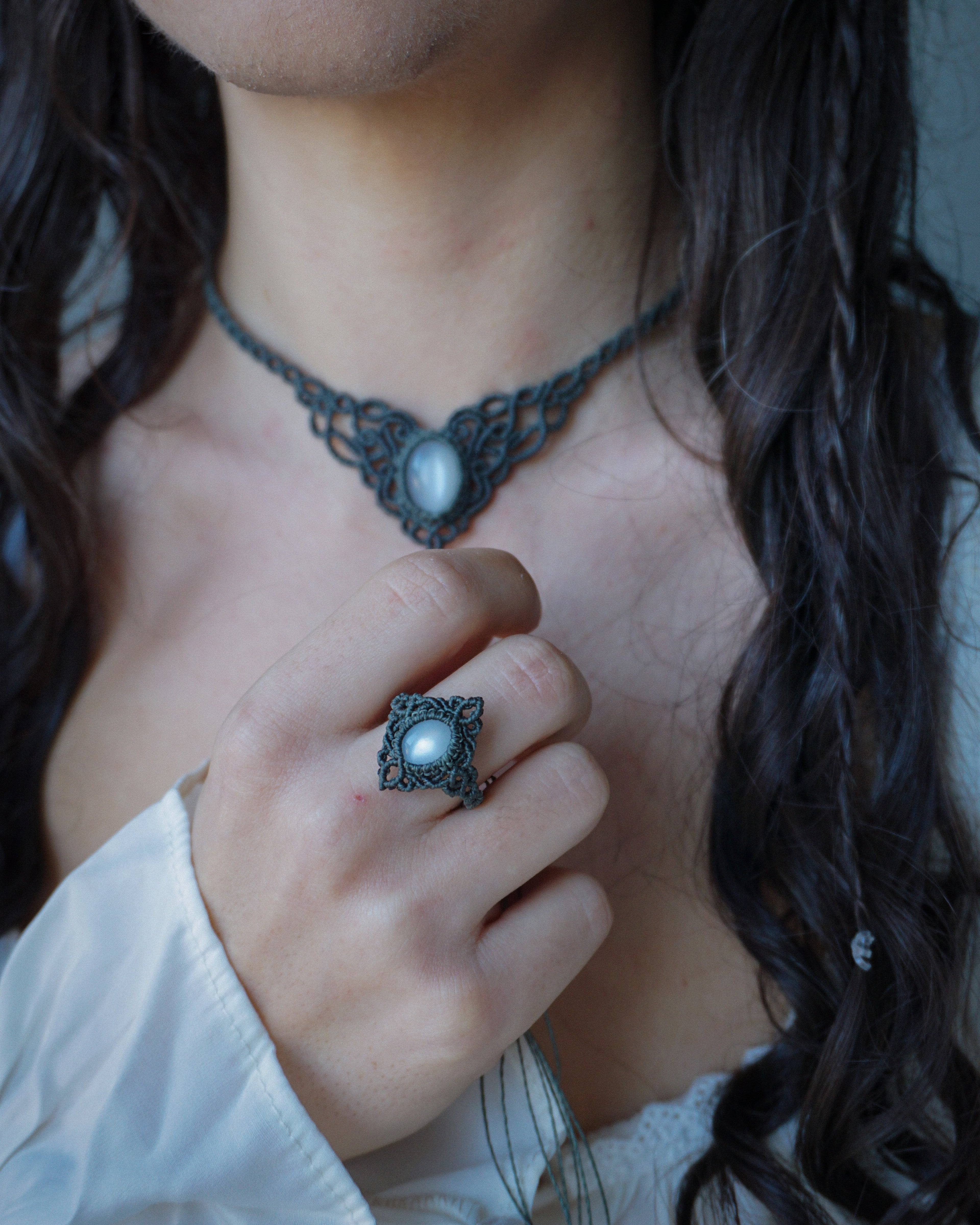 Anello con Adularia Bianca «su misura»