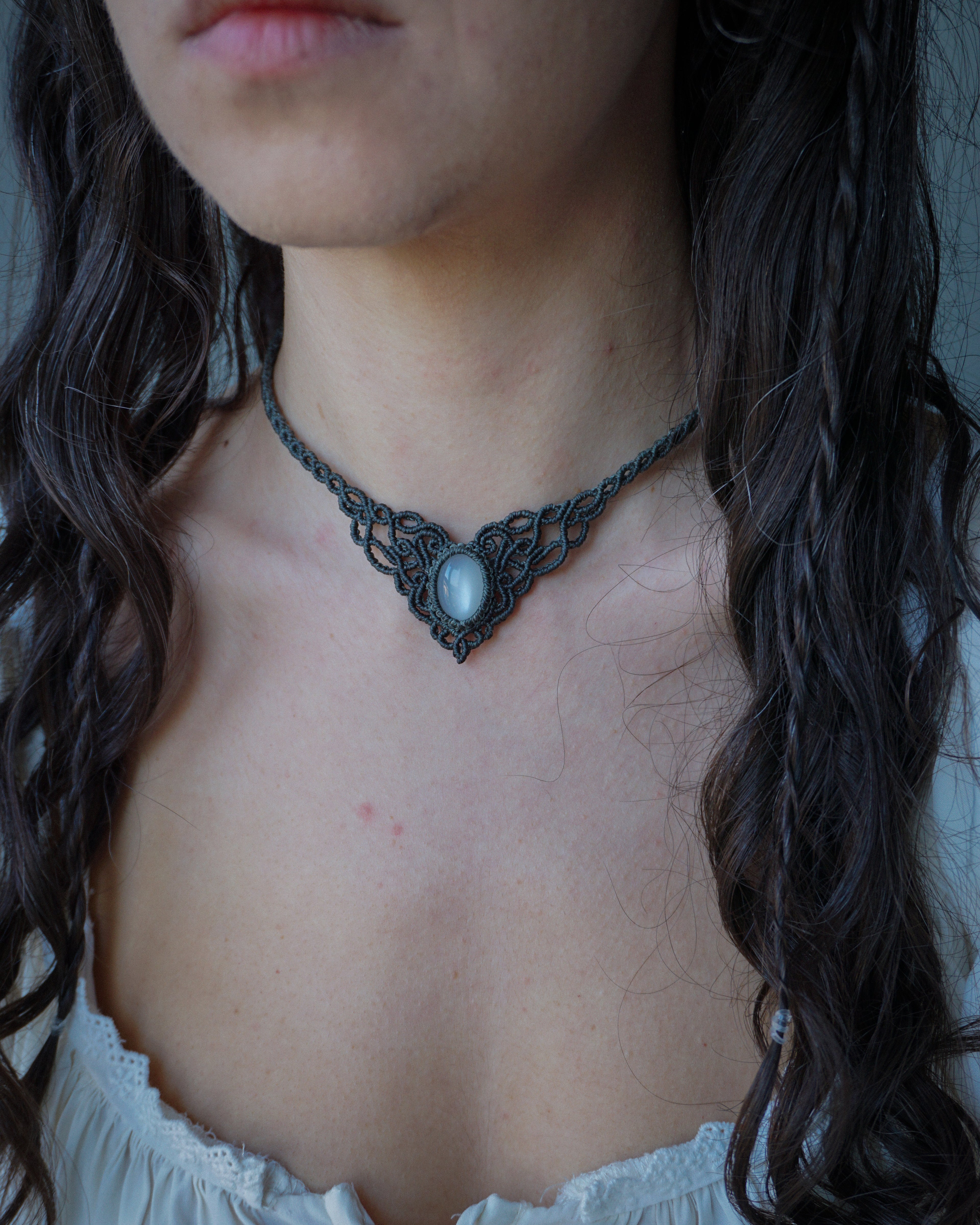 Collana Peonia con Adularia Bianca