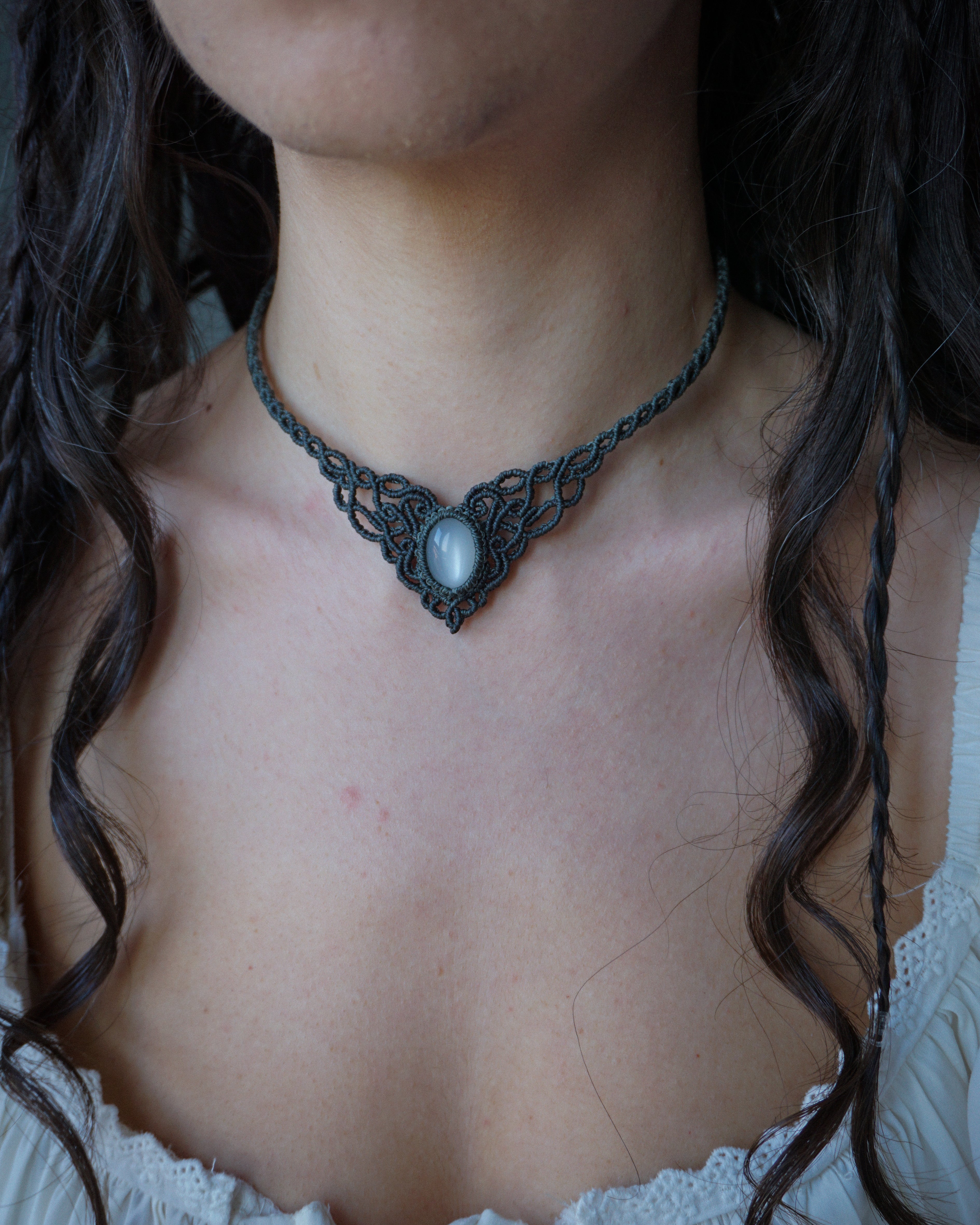 Collana Peonia con Adularia Bianca