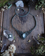 Collana Peonia con Adularia Bianca