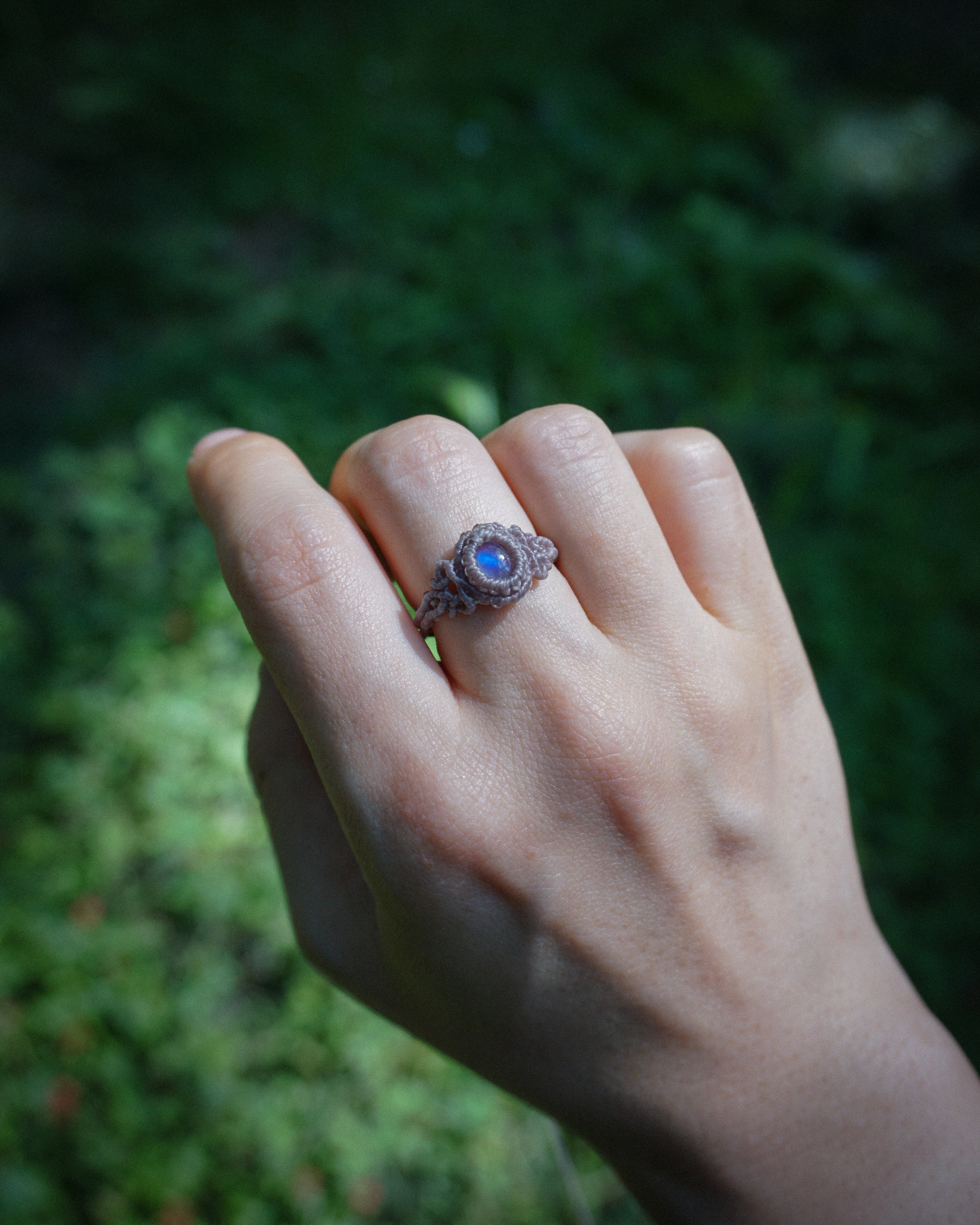 Anello Essential con Labradorite Bianca