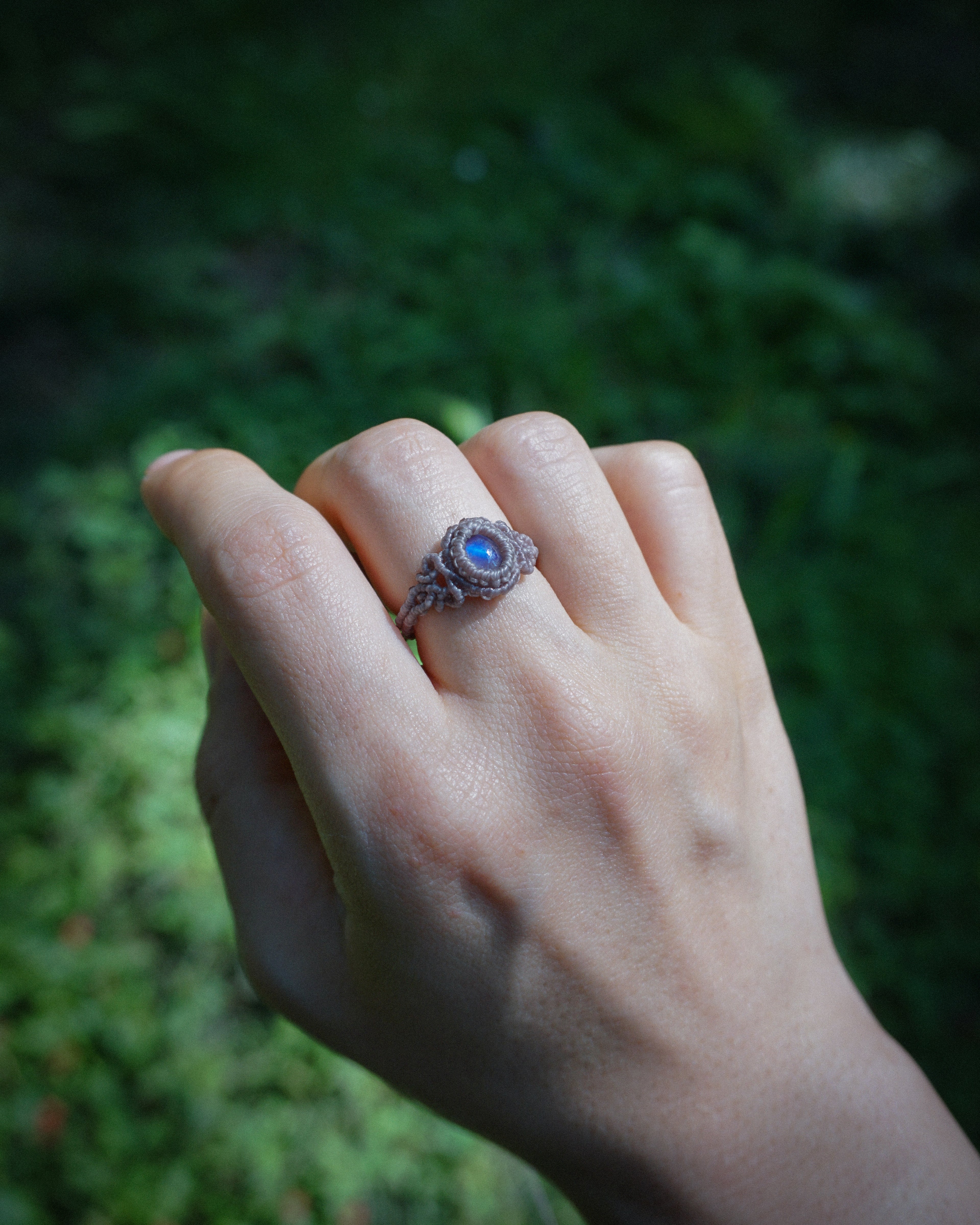 Anello Essential con Labradorite Bianca