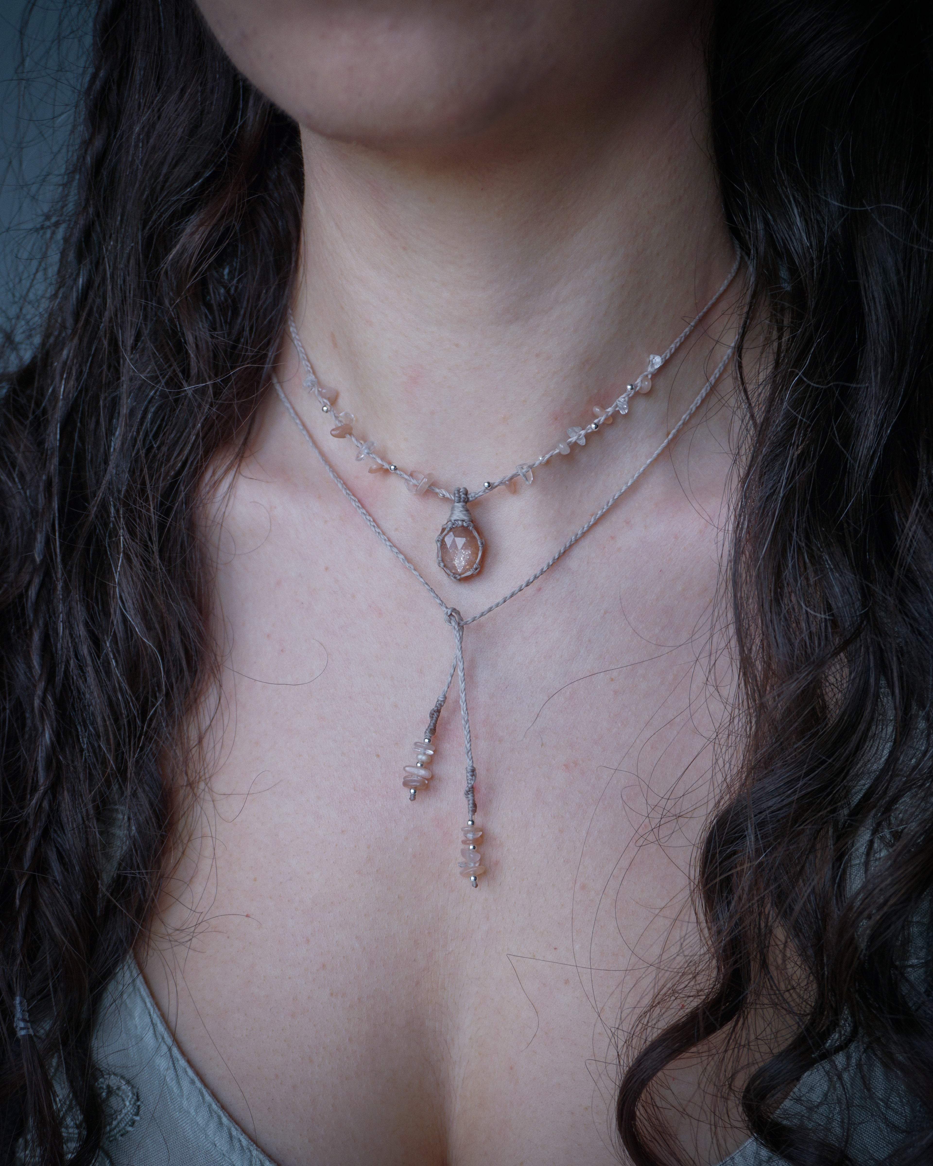 Collana Giglio con Adularia Pesca