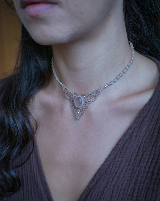 Collana Deuzia con Quarzo Rosa
